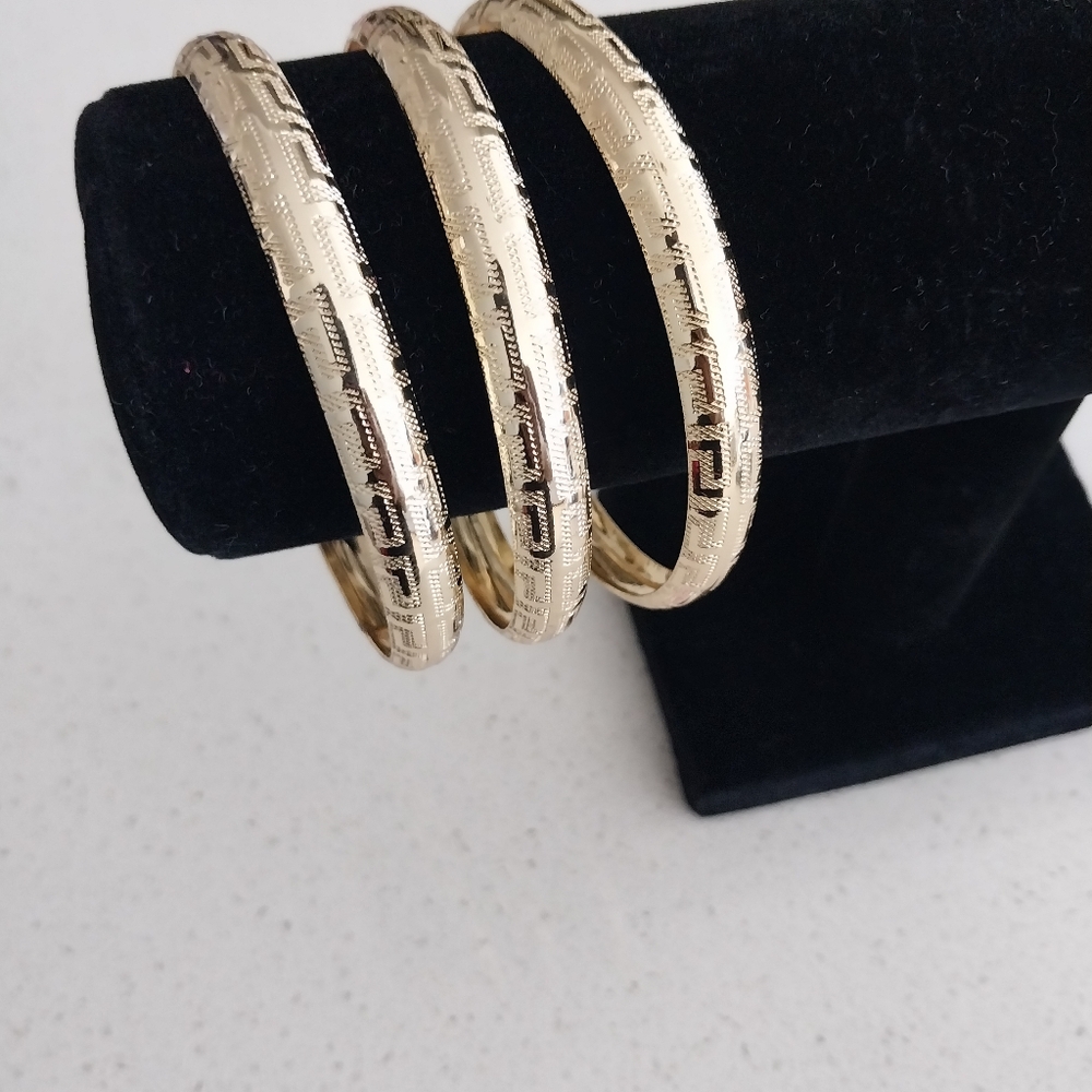 Jewelry - Picture 2 of 3